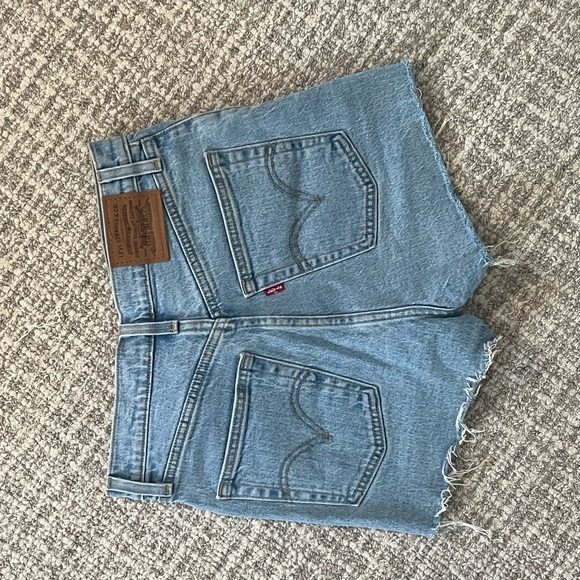 Levis high waist rib cage jeans shorts size 26 - Picture 4 of 4